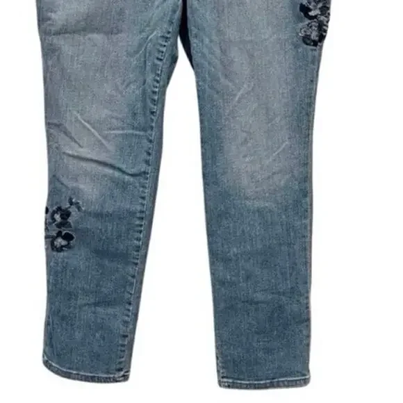 NYDJ Boyfriend Jeans Women Size 12 Blue Denim with Flower Embroidered 5 Pocket - Picture 12 of 13